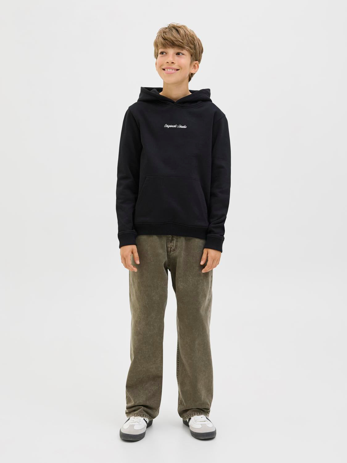 model_shot-front_full